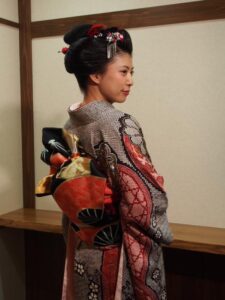 中京テレビで紹介していただいた日本髪の結髪師としての活動です