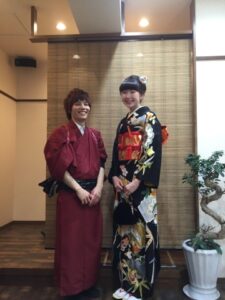 成人式のために, ヘアセットと和装メイク, 振袖の着付けのお支度をしました