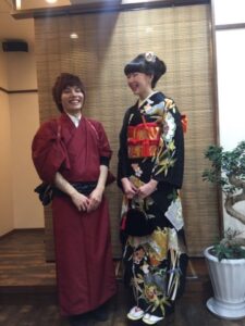 成人式のために, ヘアセットと和装メイク, 振袖の着付けのお支度をしました