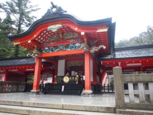 神前結婚式のため、挙式前に紋付羽織袴のお支度, 地毛結いの文金高島田の日本髪を結い, 白無垢のお着付けをいたしました