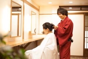 愛知県名古屋市の美容院, 美容室, ヘアサロン.結髪師による地毛結いの日本髪や, 上級着付師による着付けのお支度をしております