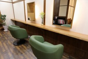 愛知県名古屋市の美容院, 美容室, ヘアサロン.結髪師による地毛結いの日本髪や, 上級着付師による着付けのお支度をしております