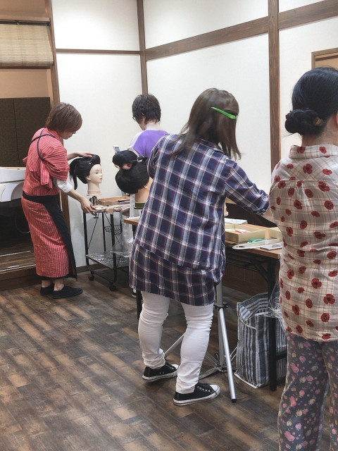 日本髪の結い方, 結髪の技術を学びたい美容師に向けた日本髪の講習会です