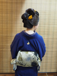 つぶし島田の他, 神前結婚式で地毛結いの文金高島田の日本髪や打掛（白無垢,色打掛）の着付けのお支度をしております
