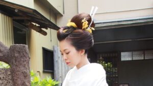 文金高島田の日本髪