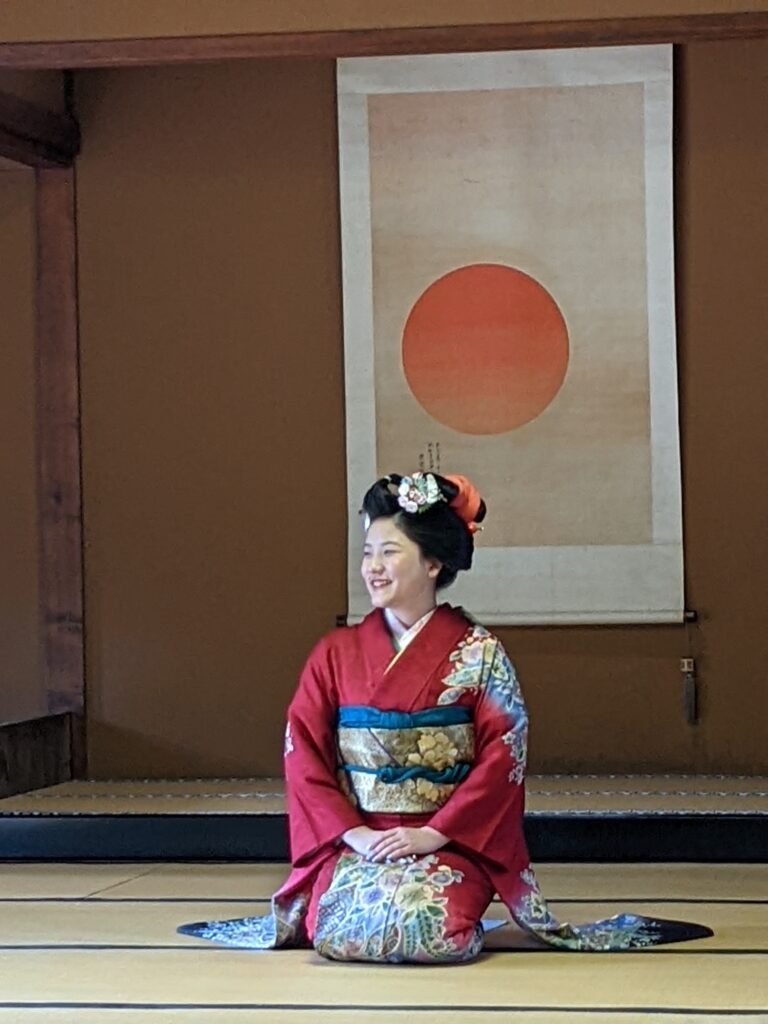 六華苑で, 結綿の日本髪と, 絞り模様の振袖で, 成人式の前撮りのお支度をしました