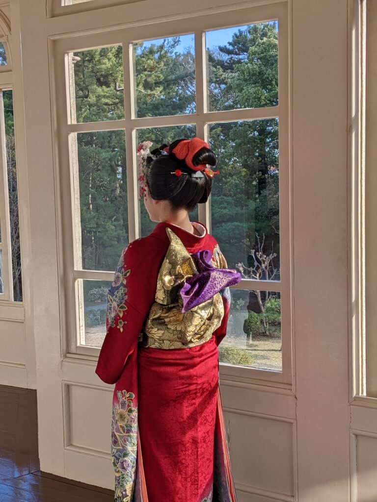 六華苑で, 結綿の日本髪と, 絞り模様の振袖で, 成人式の前撮りのお支度をしました