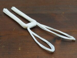日本髪に使用する髪飾りの一つ：羽根元結